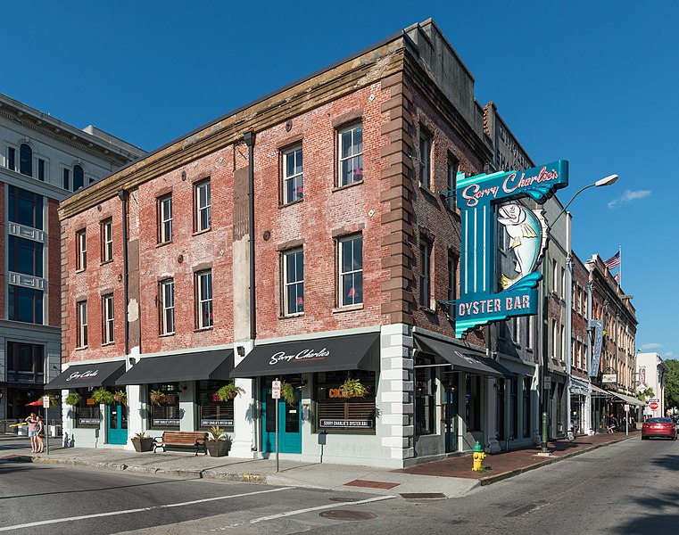 Sorry_Charlies_Oyster_Bar_Barnard_St_Savannah_GA_20160705_1